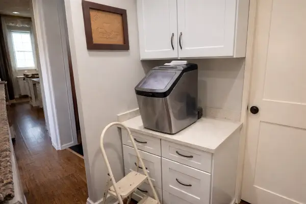 Can ice makers be left running all the time