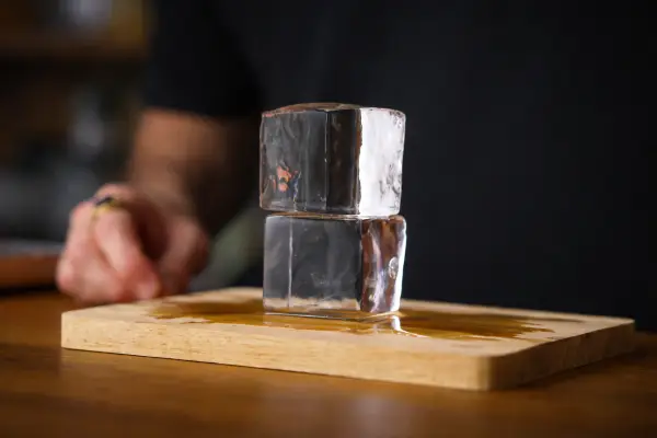 How to make clear ice in ice maker? 1 How to make clear ice in ice maker